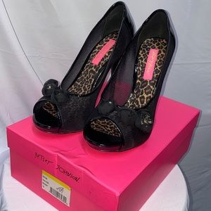Betsy Johnson Size 10 Black Heels